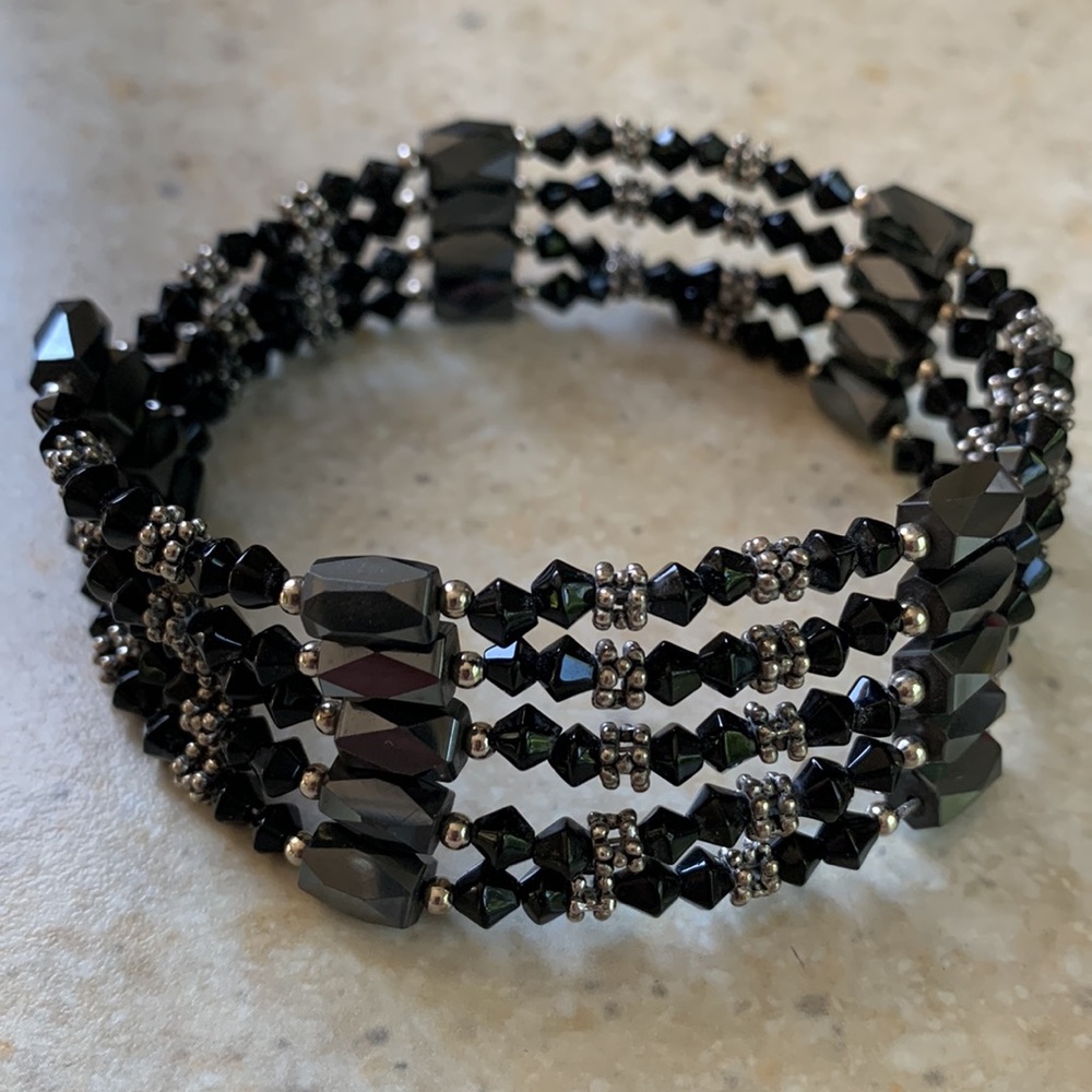 NWOT Black & Silver Magnetic Bead Strand Necklace or Bracelet
